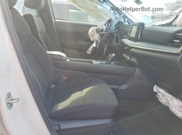 3N8AP6BA4SL336639 2025 NISSAN KICKS White Front interior view