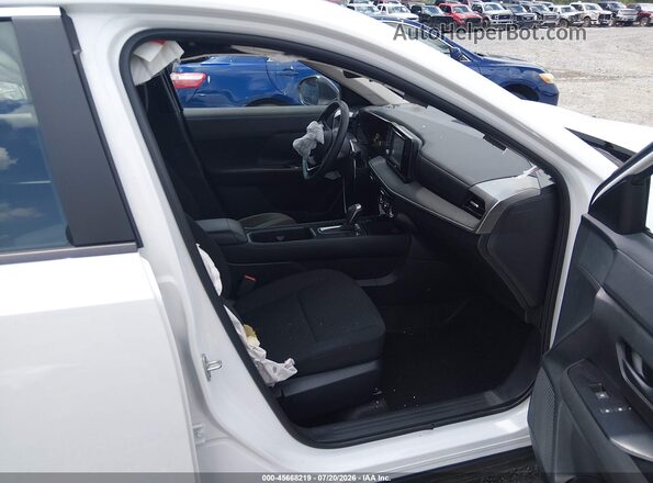 3N8AP6BB0SL332502 2025 NISSAN KICKS White Front interior view