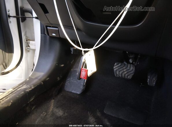 3N8AP6BB3SL322918 2025 NISSAN KICKS Белый Вид панели приборов