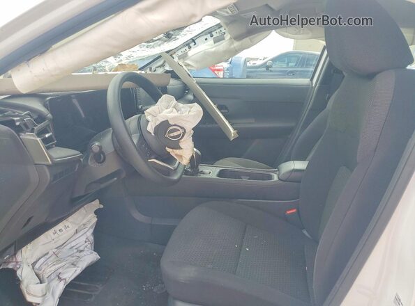 3N8AP6BB4SL379032 2025 NISSAN KICKS White Սալոնի դիմացի տեսք