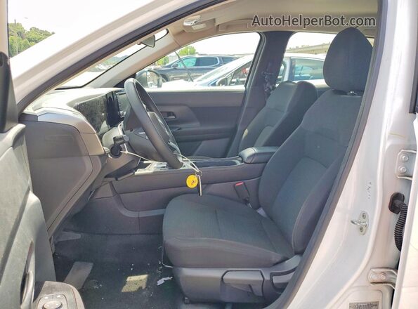 3N8AP6BB5SL373367 2025 NISSAN KICKS Белый Вид салона спереди