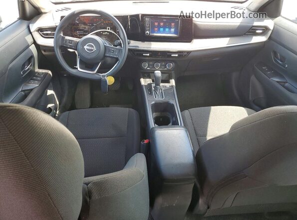 3N8AP6BB5SL373367 2025 NISSAN KICKS Белый Вид панели приборов