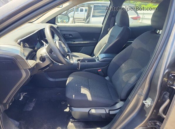 3N8AP6BB6SL342340 2025 NISSAN KICKS Gray Widok wnętrza z przodu