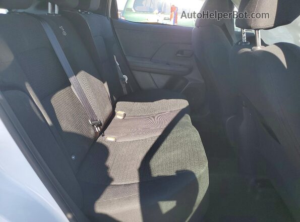 3N8AP6BB9SL336967 2025 NISSAN KICKS White Вид задньої частини салону