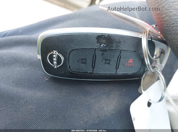 3N8AP6BE0TL348422 2026 NISSAN KICKS Gray წინა პანელის ხედი