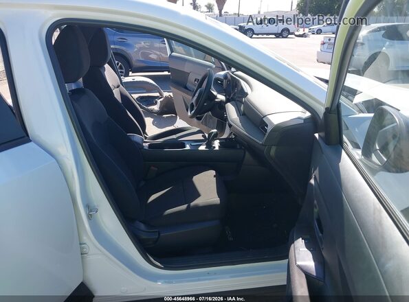 3N8AP6BE3TL358703 2026 NISSAN KICKS Белый Вид салона спереди