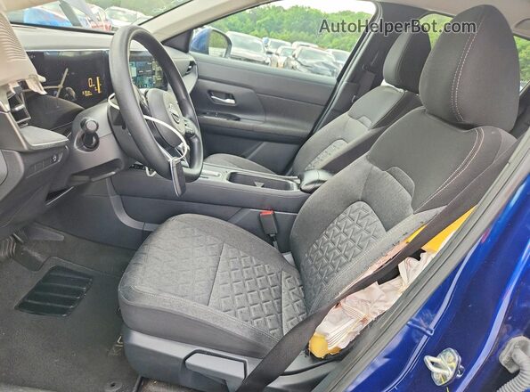3N8AP6CA1SL410646 2025 NISSAN KICKS Blue წინა სალონის ხედი