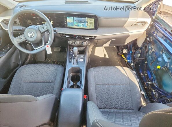 3N8AP6CA6SL428365 2025 NISSAN KICKS Blue Widok deski rozdzielczej