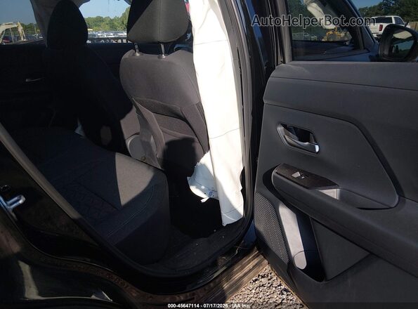 3N8AP6CA8SL320653 2025 NISSAN KICKS Black Widok naklejki z numerem VIN