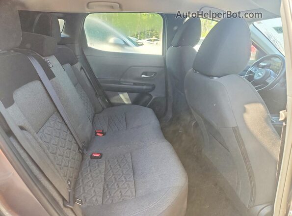 3N8AP6CB0SL401011 2025 NISSAN KICKS Silver Widok wnętrza z tyłu