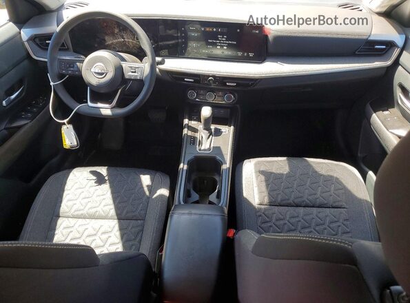 3N8AP6CB2SL315764 2025 NISSAN KICKS Charcoal წინა პანელის ხედი