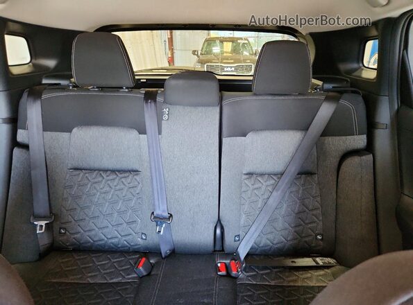3N8AP6CB3TL374257 2026 NISSAN KICKS Gray Vista de los asientos traseros