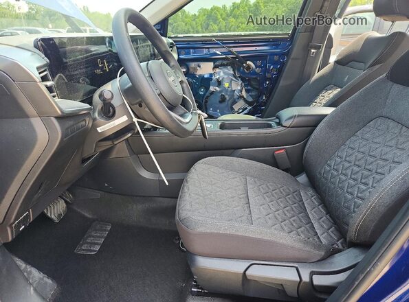 3N8AP6CB4SL382415 2025 NISSAN KICKS Синий Вид салона спереди