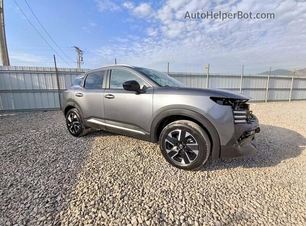 3N8AP6CB4TL364384 2026 NISSAN KICKS Gray Delantero derecho