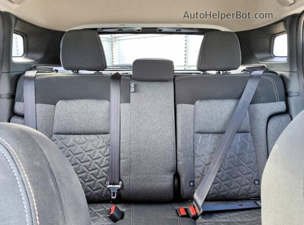 3N8AP6CB4TL364384 2026 NISSAN KICKS Gray Vista de los asientos traseros