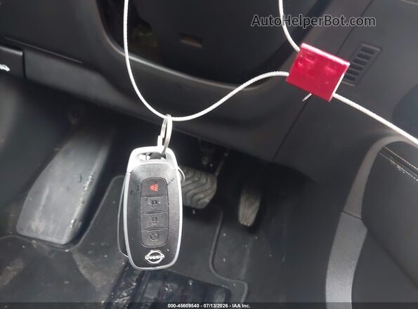 3N8AP6CB6SL436586 2025 NISSAN KICKS White Dashboard view