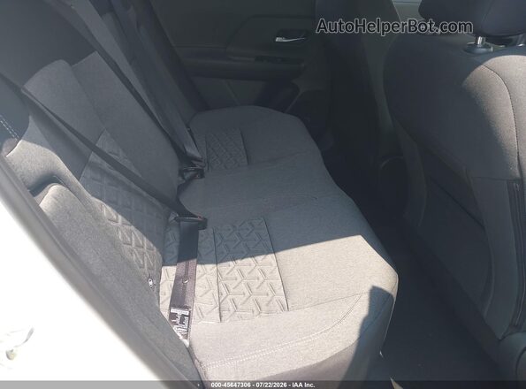 3N8AP6CB6TL335209 2026 NISSAN KICKS White Vista de la etiqueta del VIN