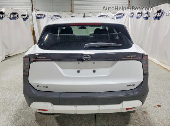 3N8AP6CB6TL372082 2026 NISSAN KICKS White Հետևի տեսք