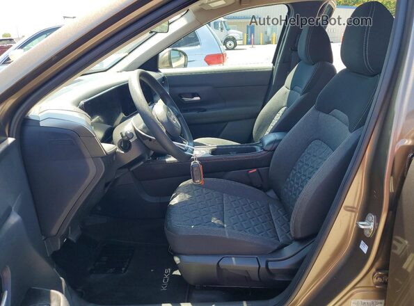 3N8AP6CB7SL328168 2025 NISSAN UK Tan Widok wnętrza z przodu