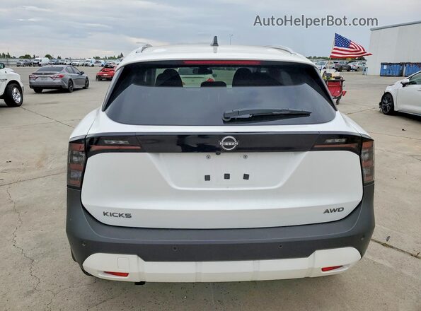 3N8AP6CB7TL315681 2026 NISSAN KICKS White Rear view