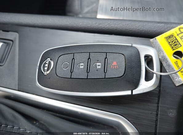 3N8AP6CB7TL409057 2026 NISSAN KICKS Gray Vista del salpicadero