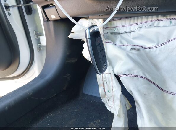 3N8AP6CB8TL322817 2026 NISSAN KICKS White Dashboard view