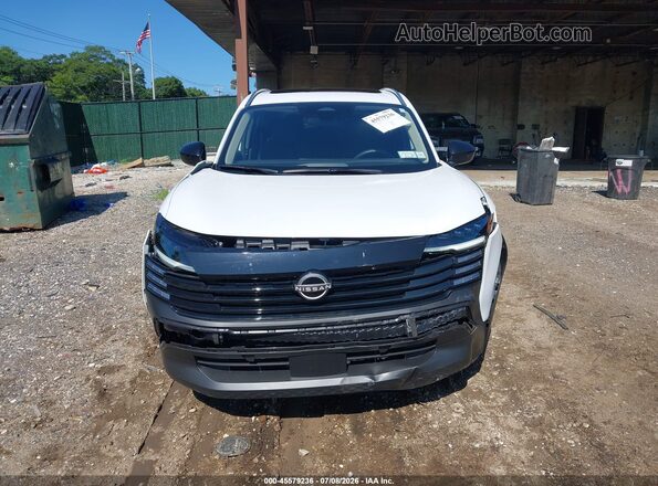3N8AP6CB8TL322817 2026 NISSAN KICKS White Rear interior view