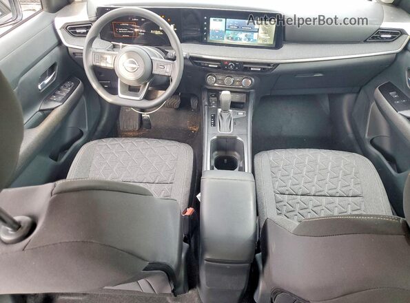 3N8AP6CB9SL329144 2025 NISSAN KICKS Tan წინა პანელის ხედი