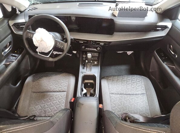 3N8AP6CB9TL385327 2026 NISSAN KICKS Black Առջևի վահանակի տեսք
