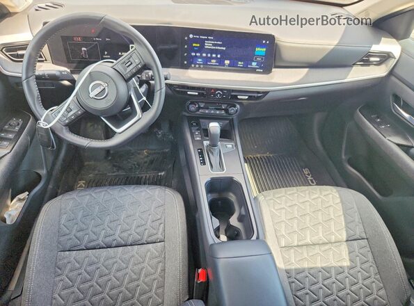 3N8AP6CBXTL302617 2026 NISSAN KICKS Серый Вид панели приборов