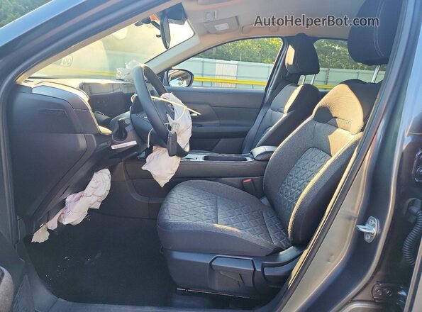 3N8AP6CBXTL376474 2026 NISSAN KICKS Gray Front interior view