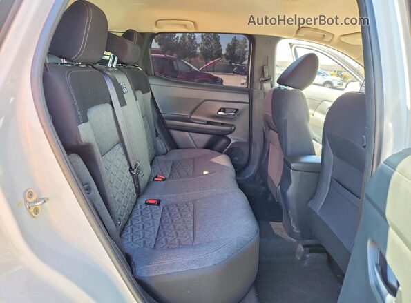 3N8AP6CE0TL321218 2026 NISSAN KICKS White Rear interior view