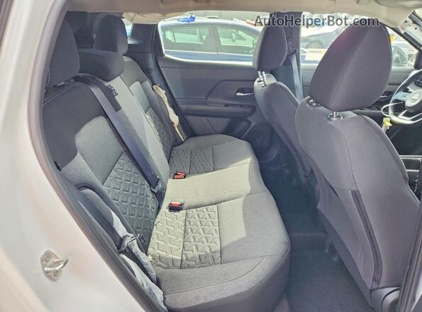 3N8AP6CE1TL341526 2026 NISSAN KICKS White Հետևի նստատեղերի տեսք
