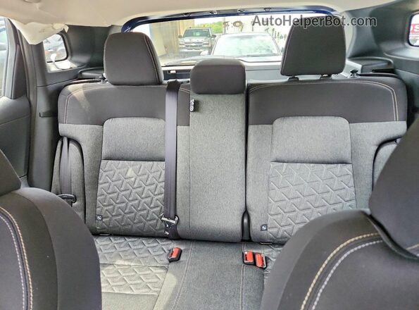 3N8AP6CE3TL372731 2026 NISSAN KICKS Blue Widok tylnych siedzeń