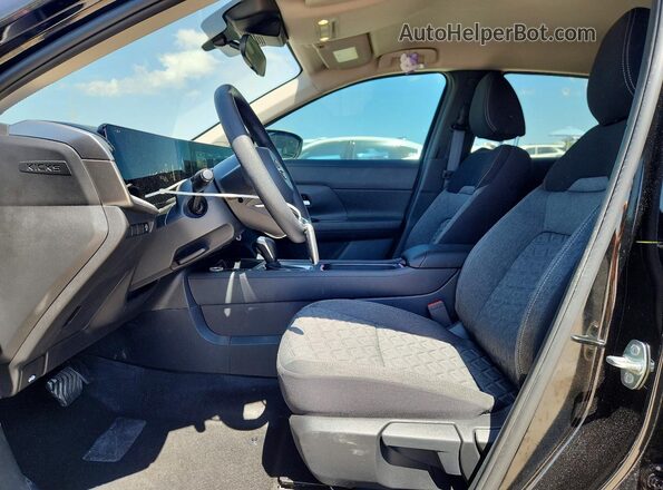 3N8AP6CE5TL306004 2026 NISSAN KICKS Black Widok wnętrza z przodu