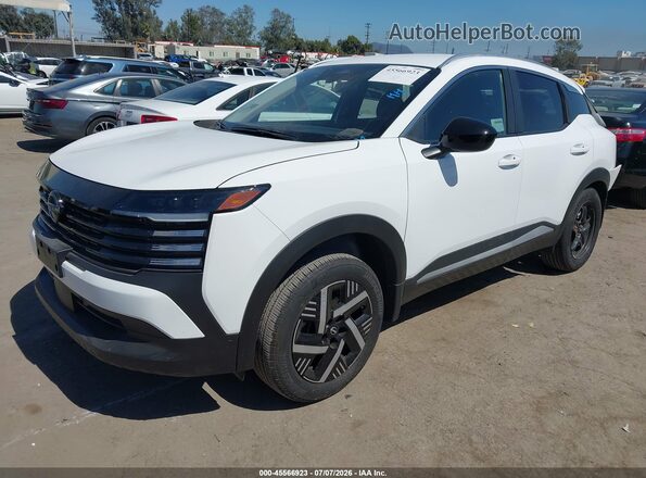 3N8AP6CE6TL349220 2026 NISSAN KICKS White Vista tres cuartos delantera izquierda