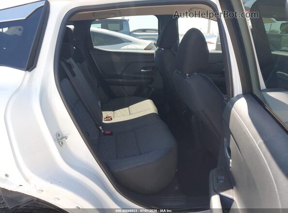 3N8AP6CE6TL349220 2026 NISSAN KICKS White Vista de la etiqueta del VIN