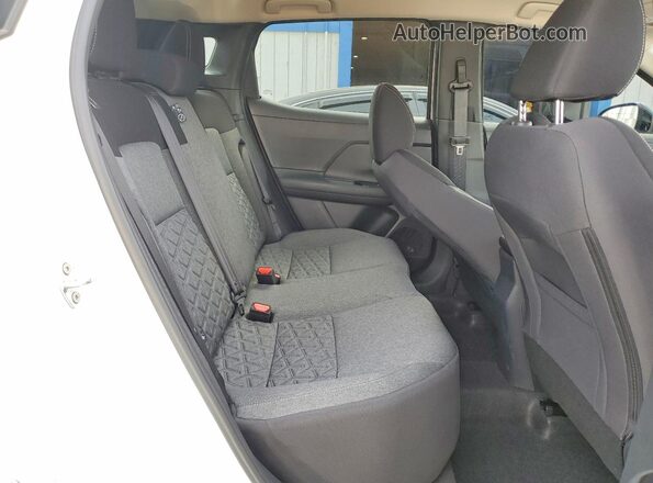 3N8AP6CE6TL374781 2026 NISSAN KICKS White Widok tylnych siedzeń