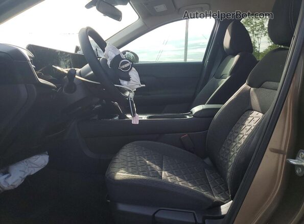 3N8AP6CE8TL304702 2026 NISSAN KICKS Brown Вид салону спереду