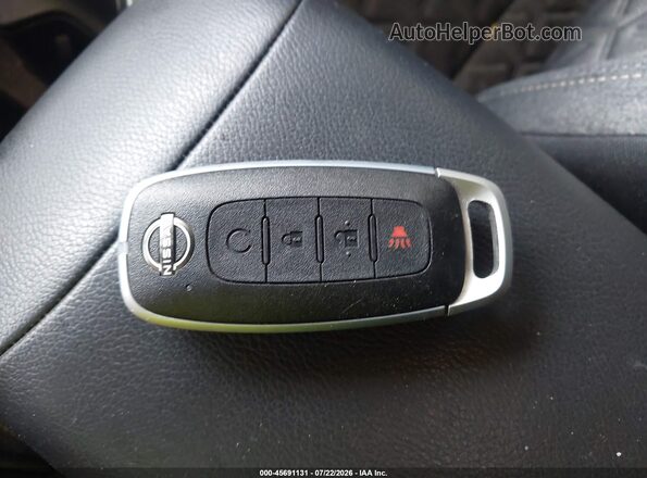 3N8AP6CE9TL313747 2026 NISSAN KICKS White Vista del salpicadero