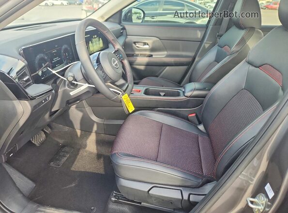 3N8AP6DA1SL391286 2025 NISSAN KICKS Gray Front interior view