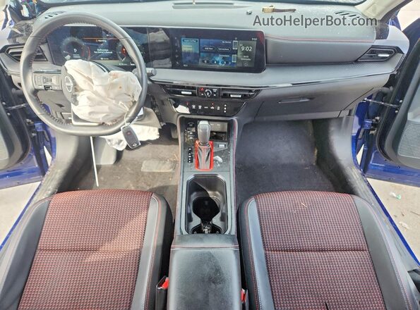 3N8AP6DA2SL340329 2025 NISSAN KICKS Blue Vista del salpicadero