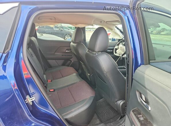 3N8AP6DA2SL340329 2025 NISSAN KICKS Blue Vista de los asientos traseros
