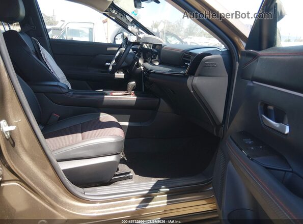 3N8AP6DA3SL361173 2025 NISSAN KICKS Brown Vista interior delantera