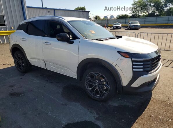 3N8AP6DA6TL394072 2026 NISSAN KICKS Белый Передняя правая четверть