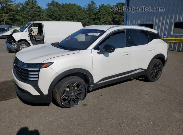 3N8AP6DA6TL394072 2026 NISSAN KICKS Белый Панорамный вид салона 360°