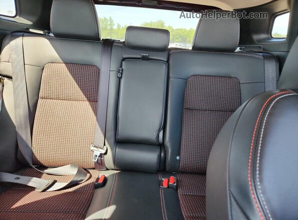 3N8AP6DA8SL338231 2025 NISSAN KICKS Red უკანა სავარძლების ხედი