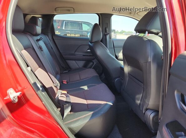 3N8AP6DA8SL338231 2025 NISSAN KICKS Red უკანა სალონის ხედი