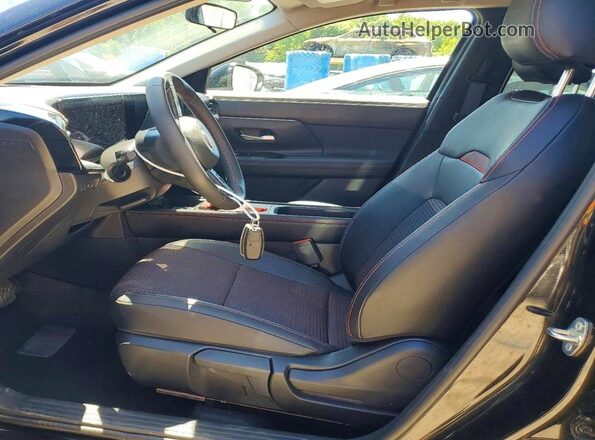 3N8AP6DB1SL428815 2025 NISSAN KICKS Black Front interior view