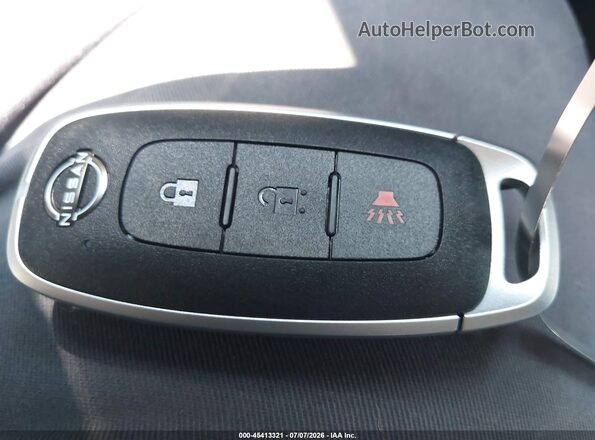 3N8AP6DB3SL365636 2025 NISSAN KICKS White Вид панелі приладів